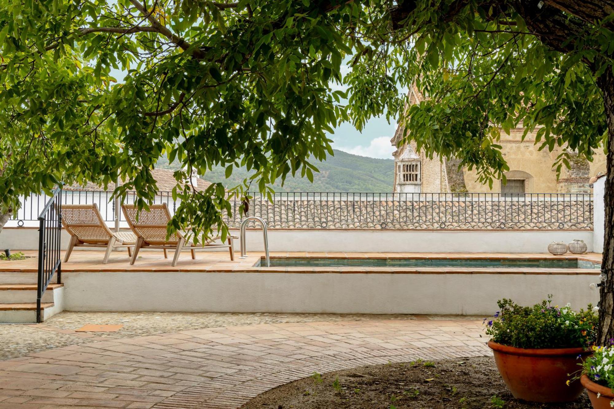 Apartamentos Turisticos El Patio Del Nogal Гвадалупе Экстерьер фото